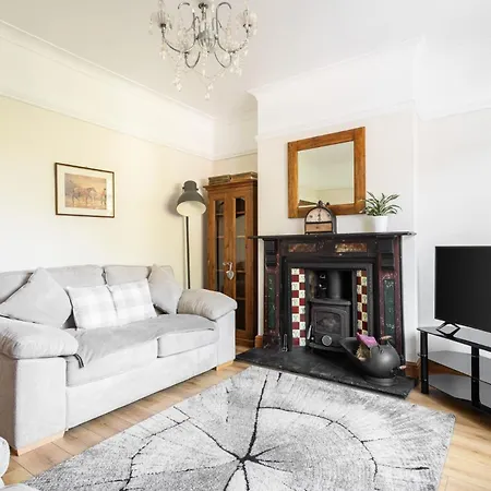 Host & - The Willows