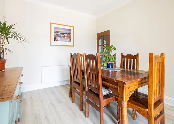 Holiday home Host & - The Willows