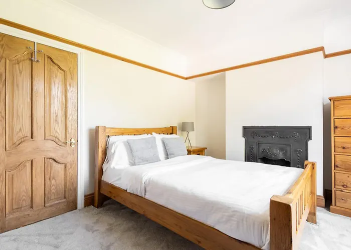 Holiday home Host & - The Willows